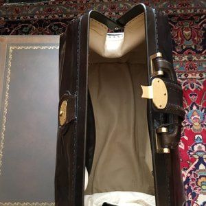 Leather doctor's bag